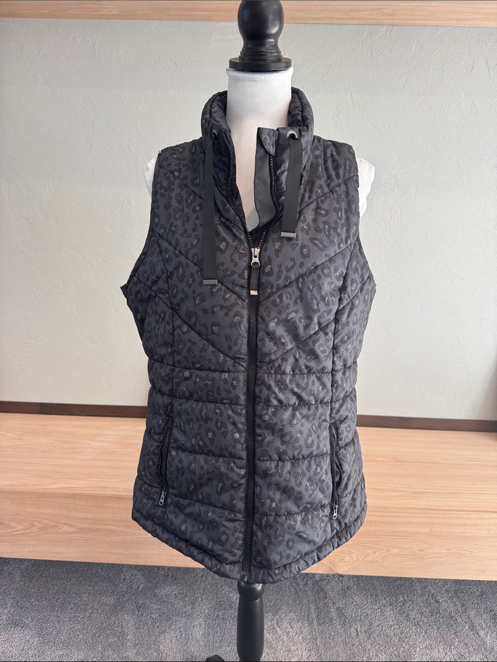 Maurices Black Quilted Leopard-Print Puffer Vest - Excellent Condition